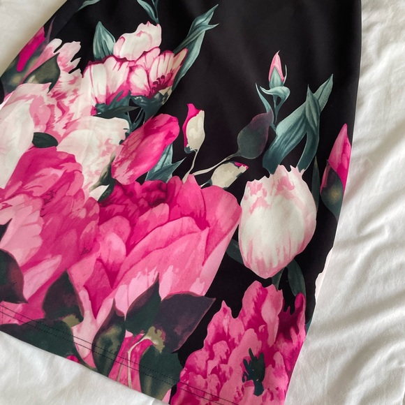 Suzy Shier Dress - Picture 3 of 6